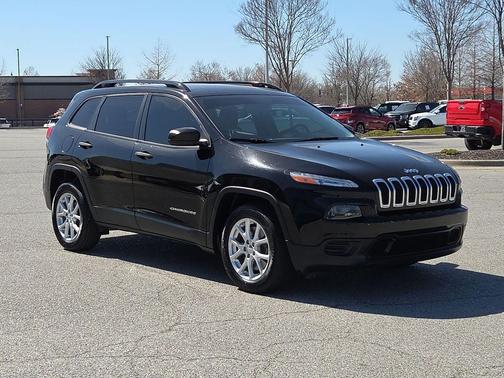 2017 Jeep Cherokee Sport