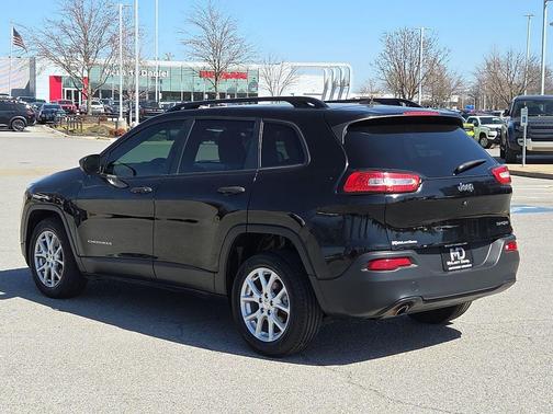 2017 Jeep Cherokee Sport