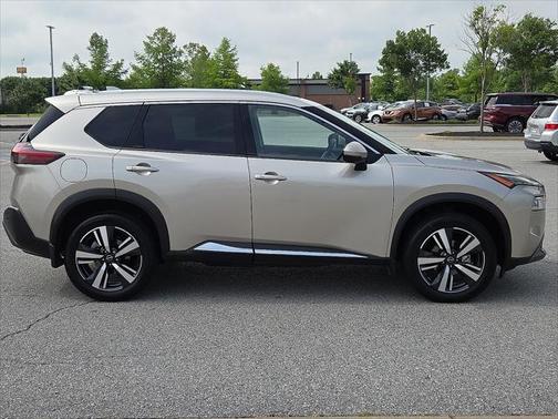 2022 Nissan Rogue SL