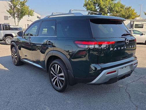 2024 Nissan Pathfinder Platinum 4WD
