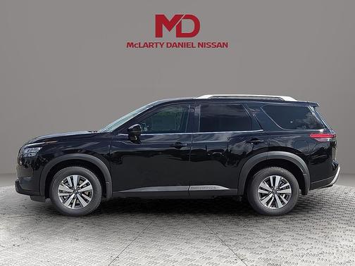 2025 Nissan Pathfinder SL 4WD