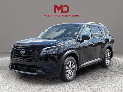 2025 Nissan Pathfinder SL 4WD