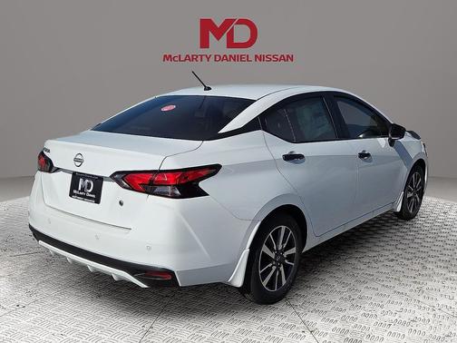 2025 Nissan Versa 1.6 S