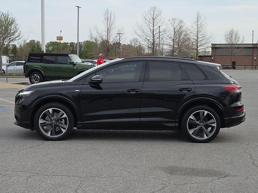 Mythos Black Metallic 2023 Audi Q4 e-tron Premium Plus 50 quattro