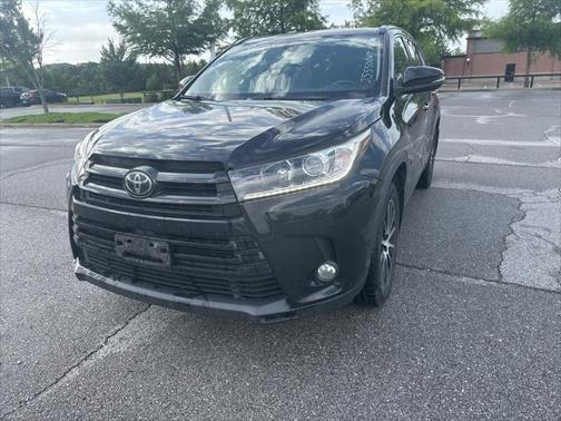 2018 Toyota Highlander SE
