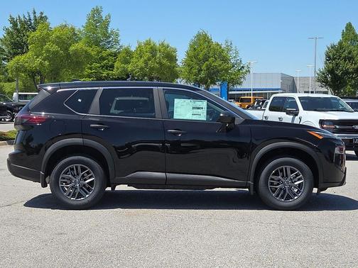 Super Black 2026 Nissan Rogue S