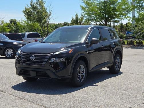 Super Black 2026 Nissan Rogue S