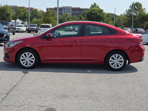 2022 Hyundai Accent SE