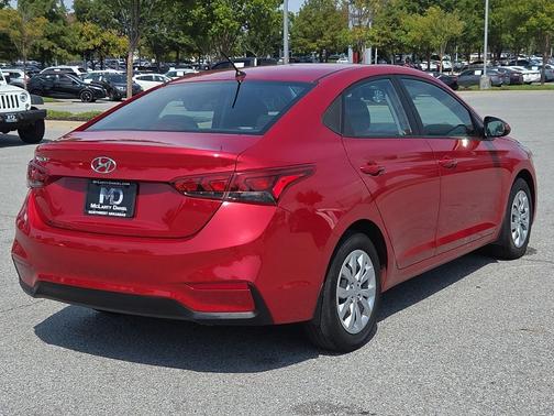 2022 Hyundai Accent SE