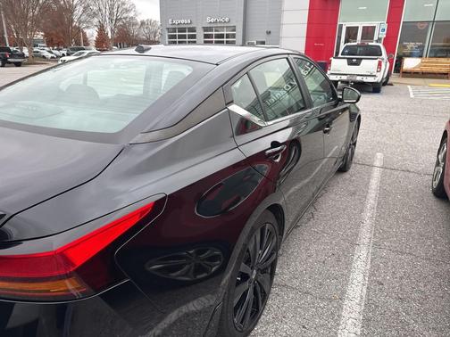 2022 Nissan Altima SR FWD