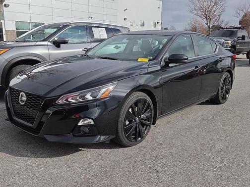 2022 Nissan Altima SR FWD