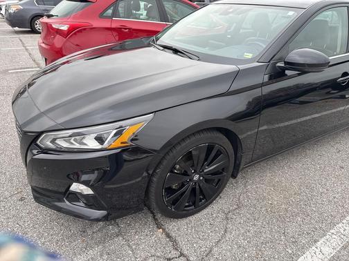 2022 Nissan Altima SR FWD