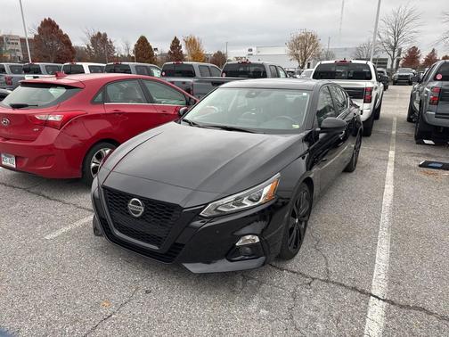 2022 Nissan Altima SR FWD