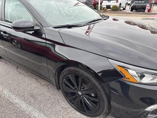 2022 Nissan Altima SR FWD