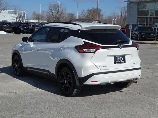 2021 Nissan Kicks SR