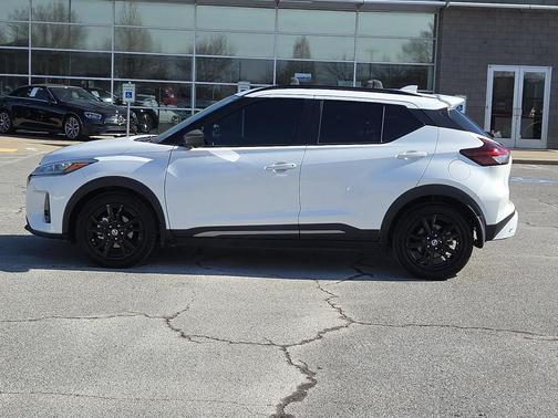 2021 Nissan Kicks SR
