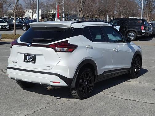 2021 Nissan Kicks SR