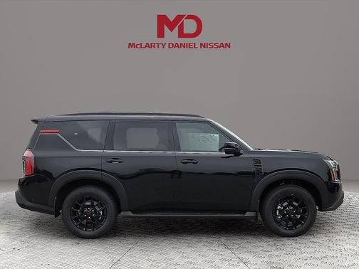 2025 Nissan Armada PRO-4X 4WD