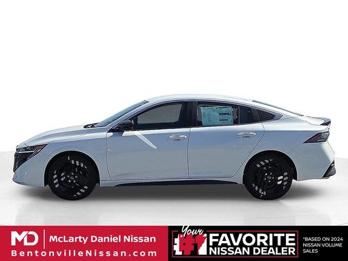 Aspen White Tricoat 2026 Nissan Sentra SR