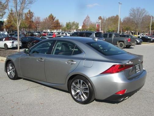 Photo 3 of 30 of 2019 Lexus IS 300 Base