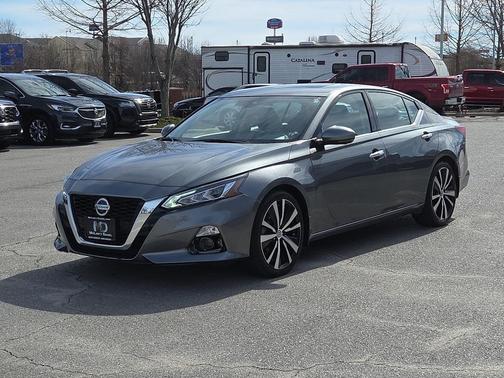 2020 Nissan Altima Platinum FWD