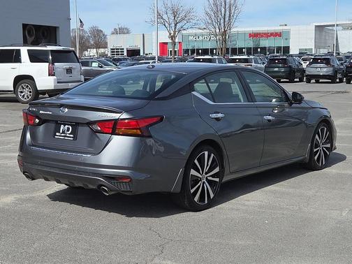 2020 Nissan Altima Platinum FWD