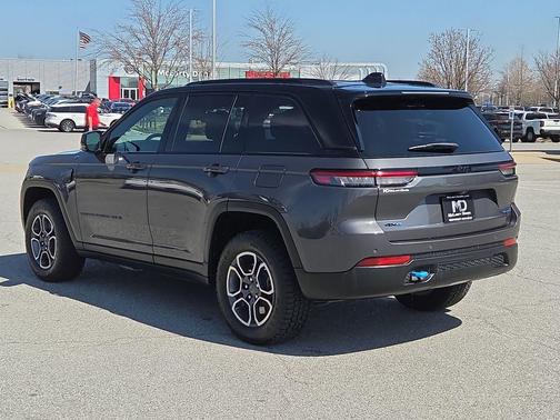 2022 Jeep Grand Cherokee 4xe Trailhawk