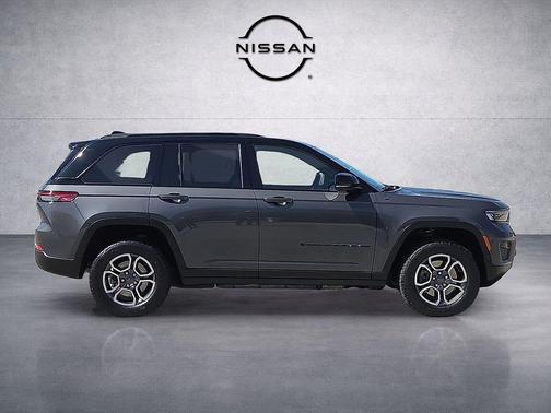 Baltic Gray Metallic Clearcoat 2022 Jeep Grand Cherokee 4xe Trailhawk