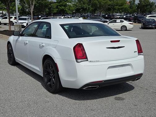 2021 Chrysler 300 Touring