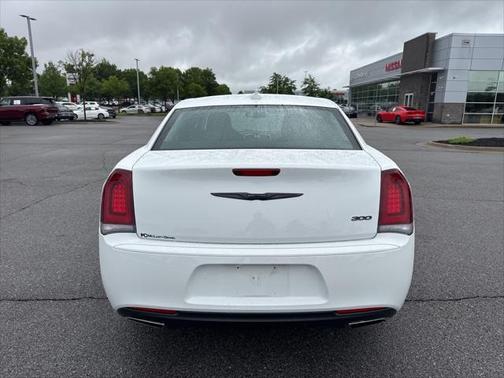 2021 Chrysler 300 Touring