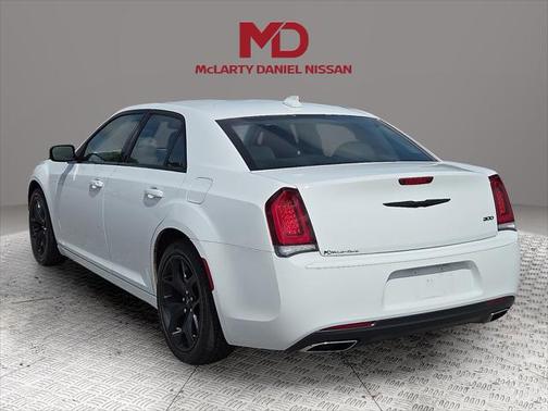 2021 Chrysler 300 Touring