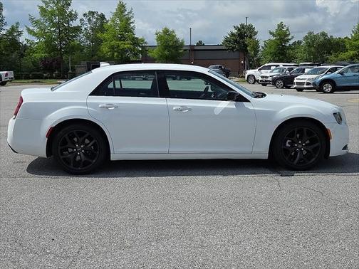 2021 Chrysler 300 Touring