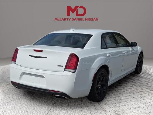 2021 Chrysler 300 Touring