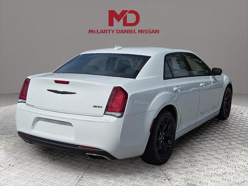 2021 Chrysler 300 Touring