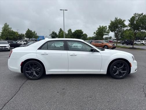 2021 Chrysler 300 Touring
