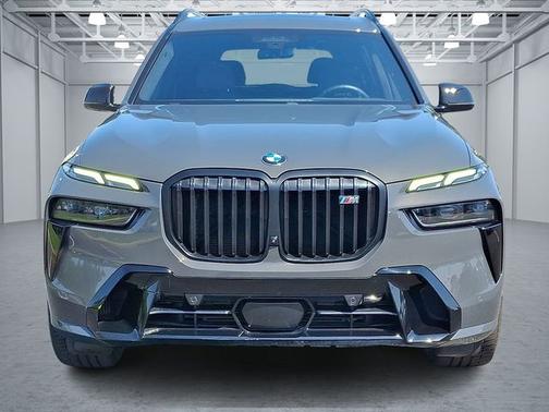 2023 BMW X7 M60i