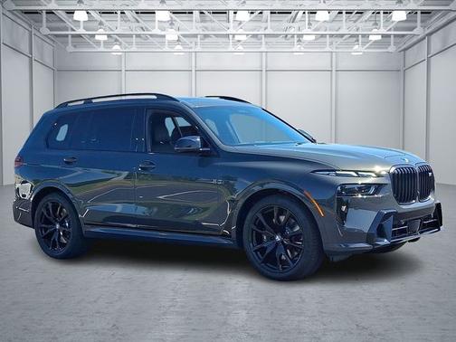 2023 BMW X7 M60i