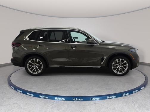 Manhattan Green Metallic 2024 BMW X5 xDrive50e