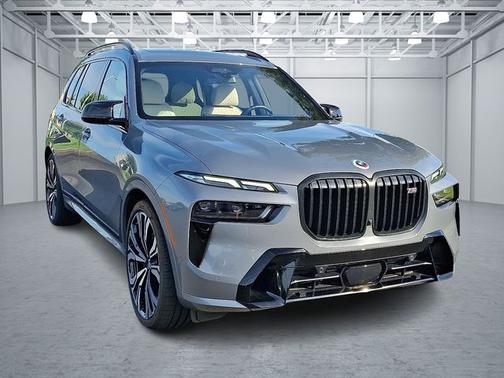 2023 BMW X7 M60i