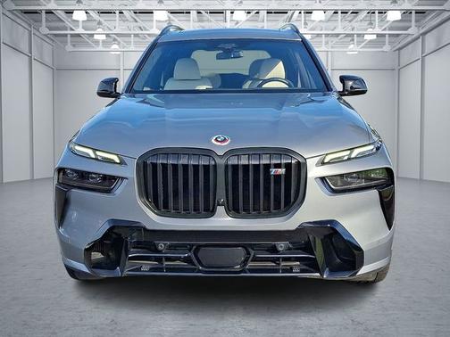 2023 BMW X7 M60i