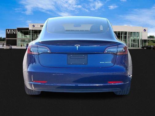2022 Tesla Model 3 Long Range