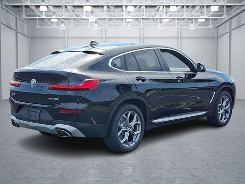 2025 BMW X4 xDrive30i