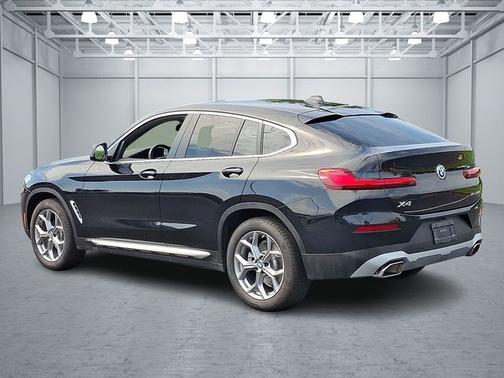2025 BMW X4 xDrive30i