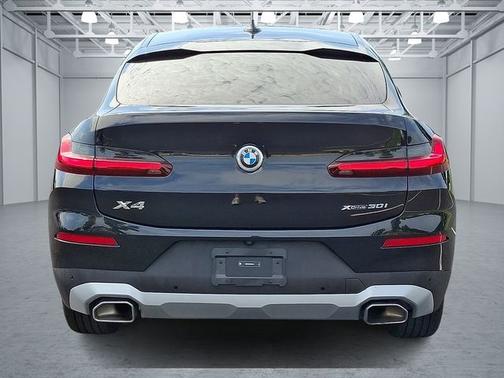 2025 BMW X4 xDrive30i