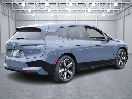 2025 BMW iX xDrive50