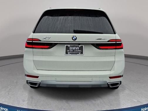 Alpine White 2026 BMW X7 xDrive40i
