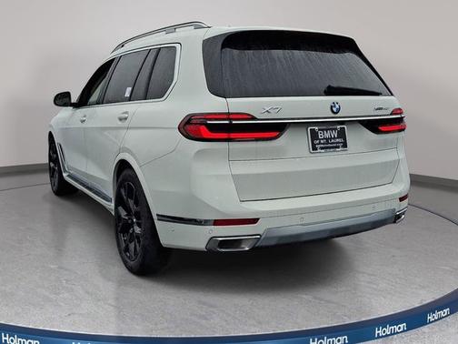 Alpine White 2026 BMW X7 xDrive40i
