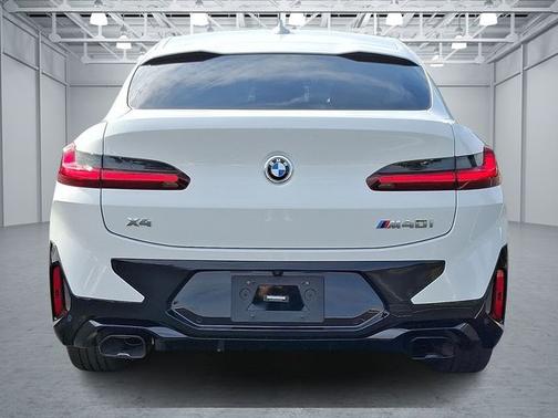 2023 BMW X4 M40i