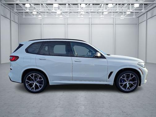 2023 BMW X5 M50i