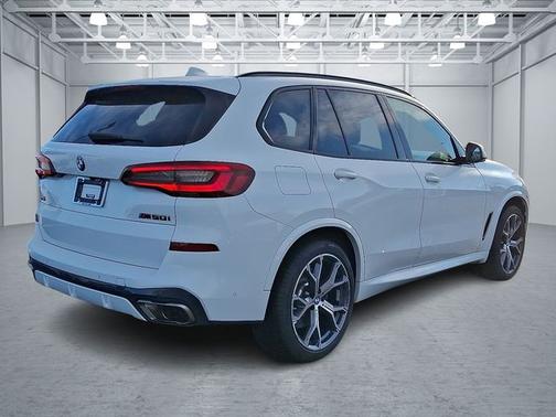 2023 BMW X5 M50i
